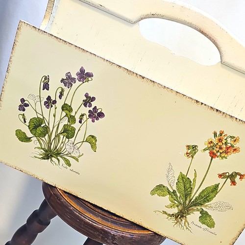 Cream painted wooden vintage - cream,