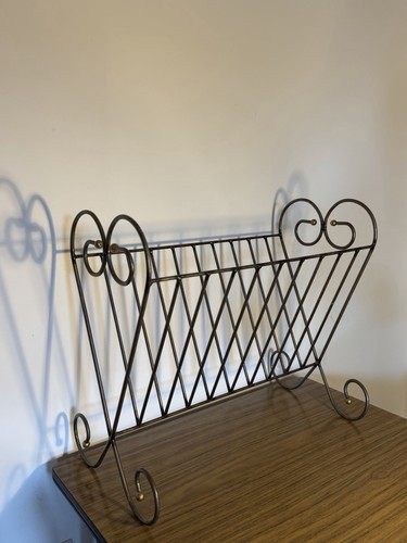 Vintage magazine rack - vintage,