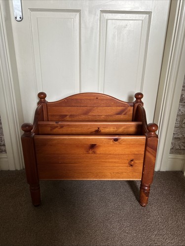 Large pine magazine rack - pine,