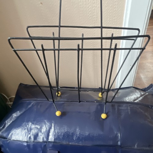 Black metal wire freestanding - wire,
