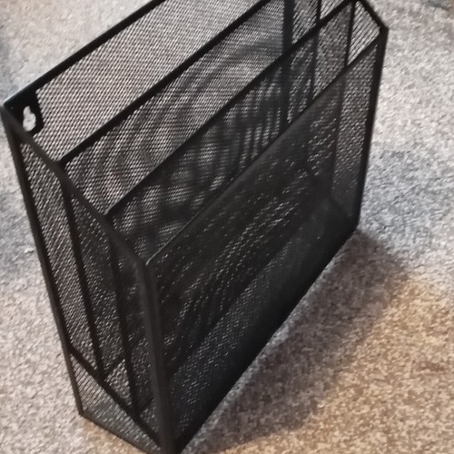 Black metal mesh wall - black,