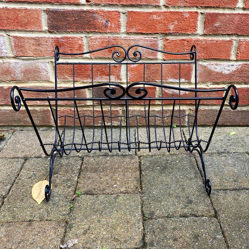 Black metal freestanding - black,