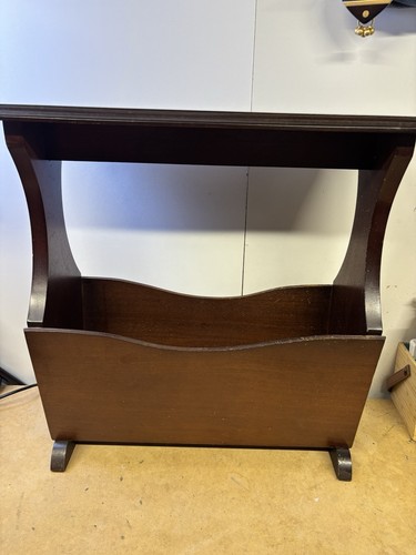 Magazine paper rack - magazine/paper, table