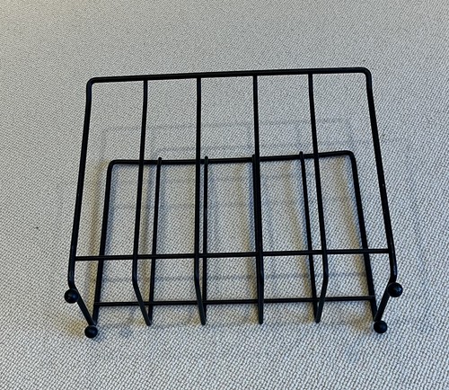 Black wire magazine - black, rack